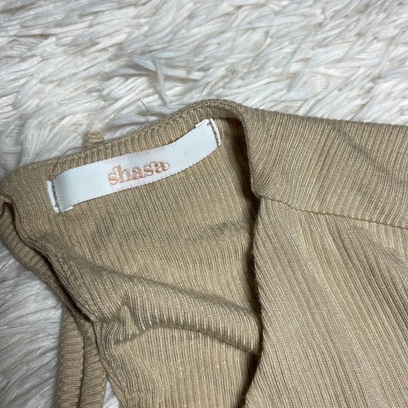 Nude backless shirt - Picture 4 of 4